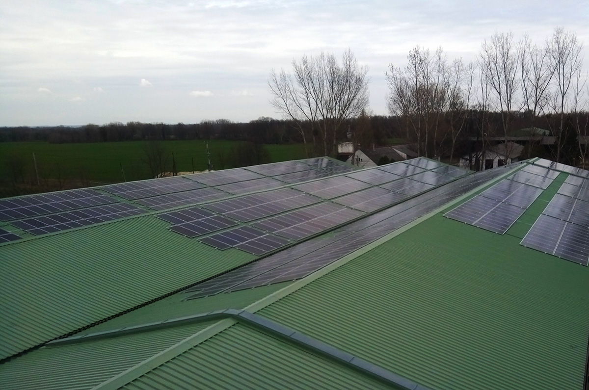 Berzence, 600 kWp tetőre telepített naperőmű