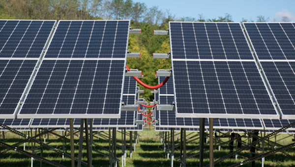 A román piacon terjeszkedik tovább az ASTRASUN: jelentős napelempark-fejlesztésbe kezd az országban a társaság