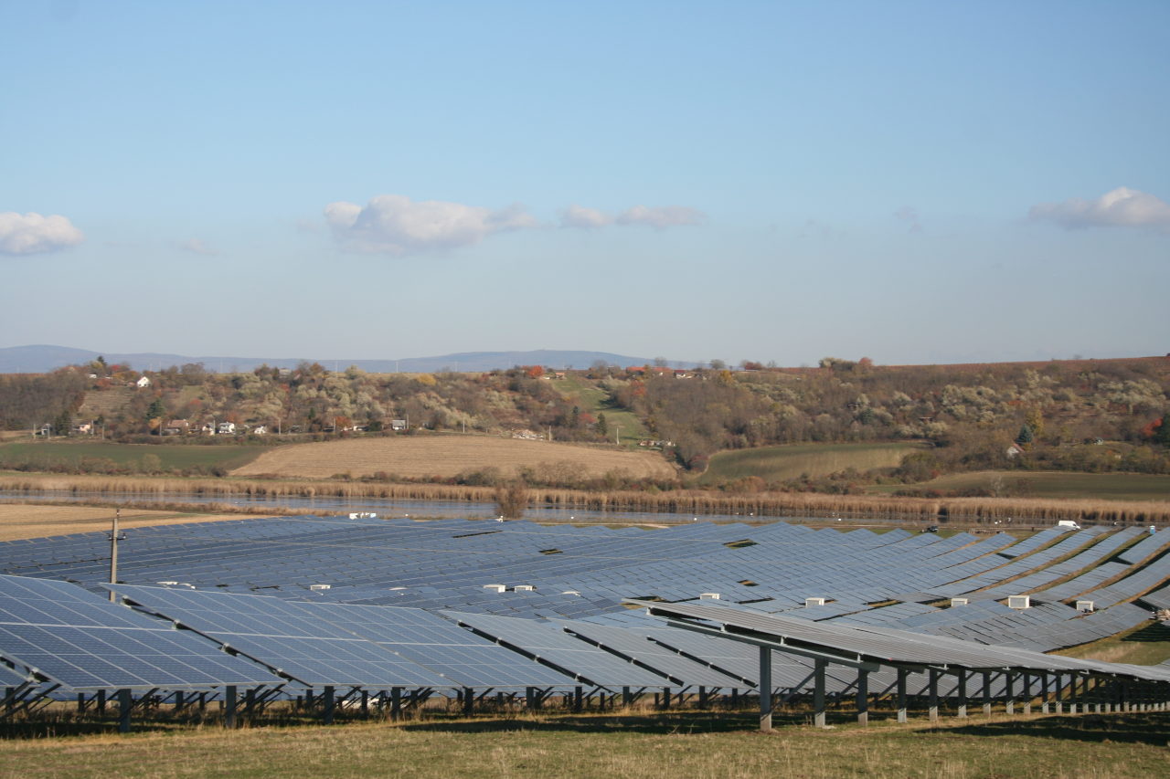 Napelempark-fejlesztés itthon és külföldön – Ez történt az ASTRASUN Solar-nál márciusban